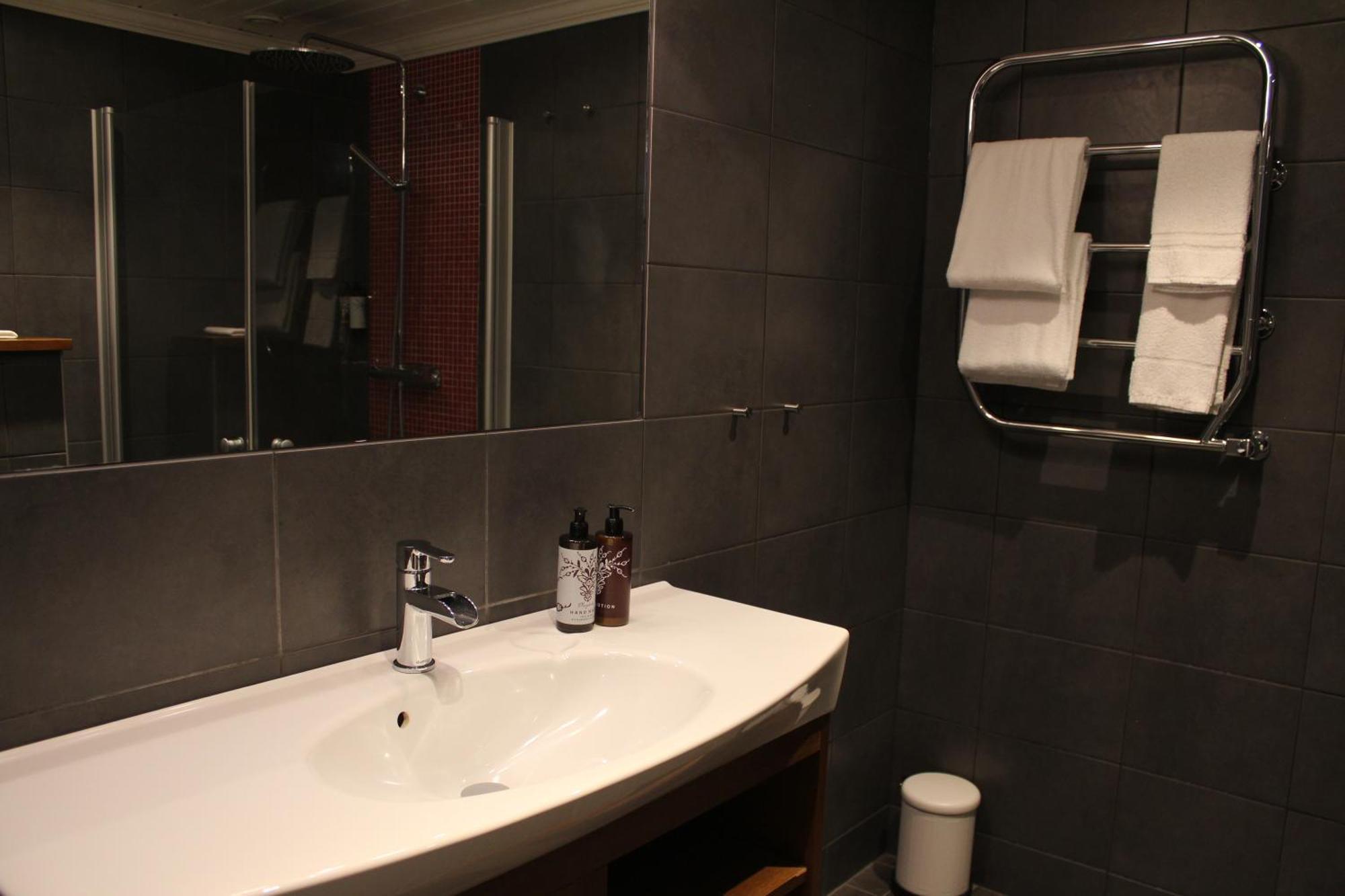 Olarsgarden Hotell 린트발렌 외부 사진